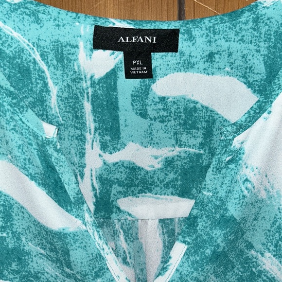 💜Blouse - Picture 4 of 5